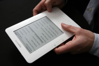 Además de ser lectores de libros electrónicos, dispositivos como el Kindle pueden servir para visualizar diversos formatos de documentos de texto