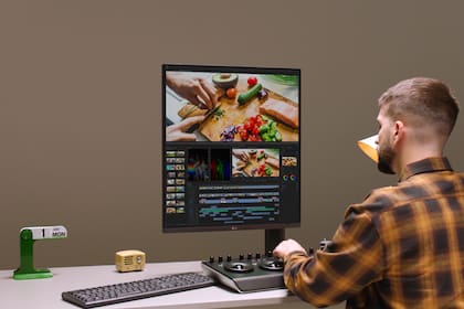 Un LG DualUp, con una relación de aspecto 16:18 y 2560 x 2880 pixeles de resolución