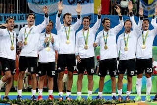Los Leones, campeones olímpicos contra todos los pronósticos y bajo la fórmula del "palo y garrote"