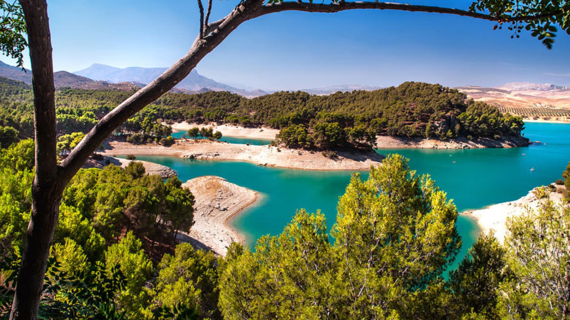 Un lugar de aguas turquesas en Málaga.