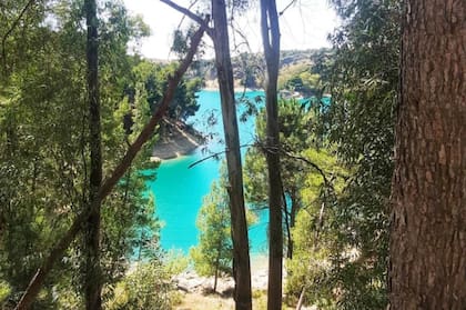 La riqueza paisajística y natural, y su importancia hidrológica, sorprende a los autóctonos y visitantes que deciden disfrutar del senderismo en la provincia de Málaga.