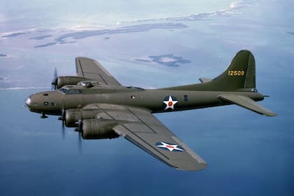 Un lugar en los bosques de Inglaterra había sido el lugar de descanso final de un piloto estadounidense desaparecido