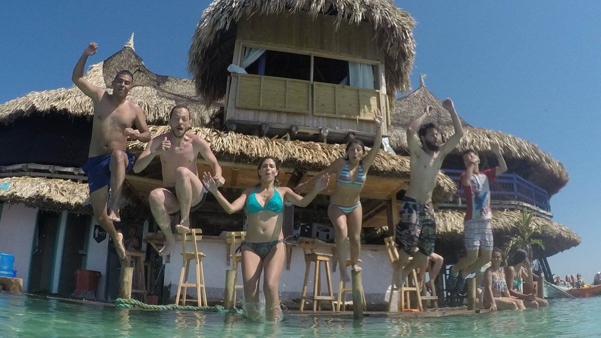 Se conocieron en una isla en el Caribe