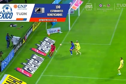 Un mal cálculo de Esteban Andrada y un mal pique le jugaron una mala pasada al exarquero de Boca en la derrota de Monterrey ante América 2-1