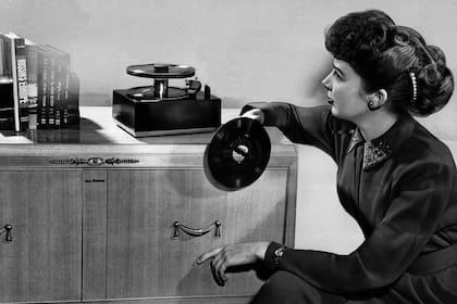 Un mapa del auge, la caída, la resurrección y el legado del adorado formato en vinilo, que ayudó a llevar el rock and roll a las masas