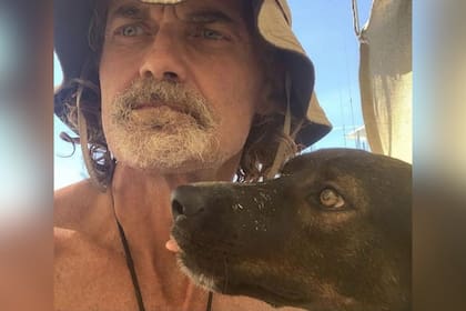 Un marinero australiano y su perra pasaron más de dos meses a la deriva