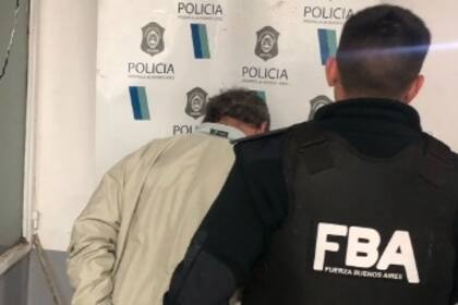 Un médico de 64 años agredió físicamente a una agente de tránsito cuando se negó a realizar el test de alcoholemia.