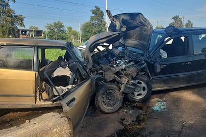 Un menor de 15 años manejaba una camioneta y chocó de frente contra un auto y el conductor murió; fue en la Ruta 7 a la altura de General Rodríguez