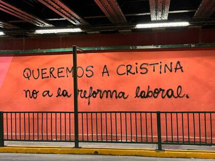 Un mensaje para Cristina y en contra de la reforma laboral