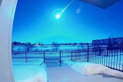Un meteorito iluminó de azul el cielo en Alberta, Canadá