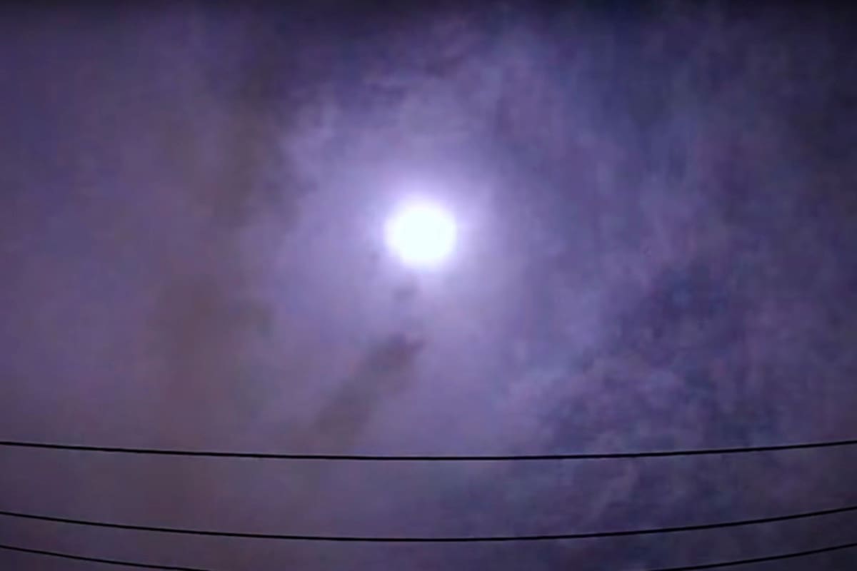 Un meteoro iluminó el cielo de Japón durante la madrugada del jueves pasado y, según varios testigos, se escuchó el sonido de una explosión