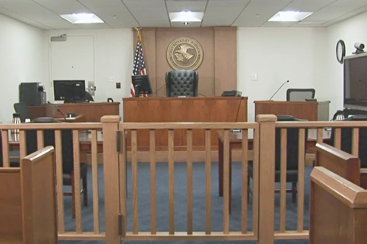 Un migrante en EE.UU. puede verificar si tiene una orden de deportación o un caso abierto mediante el sistema EOIR