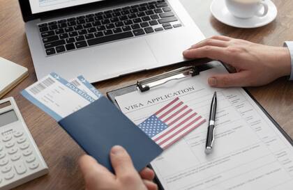 Un migrante no puede trabajar en EE.UU. sin una visa