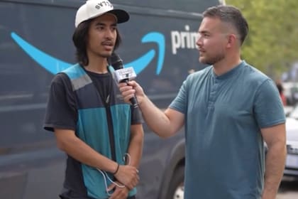 Un migrante salvadoreño reveló que gana US$20 por hora al repartir paquetes de Amazon