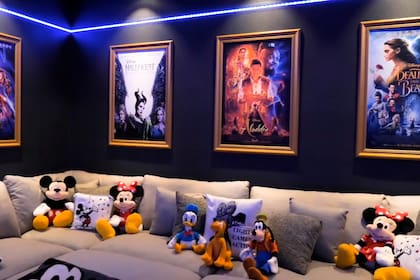 Un minicine, decorado con figuras de Disney