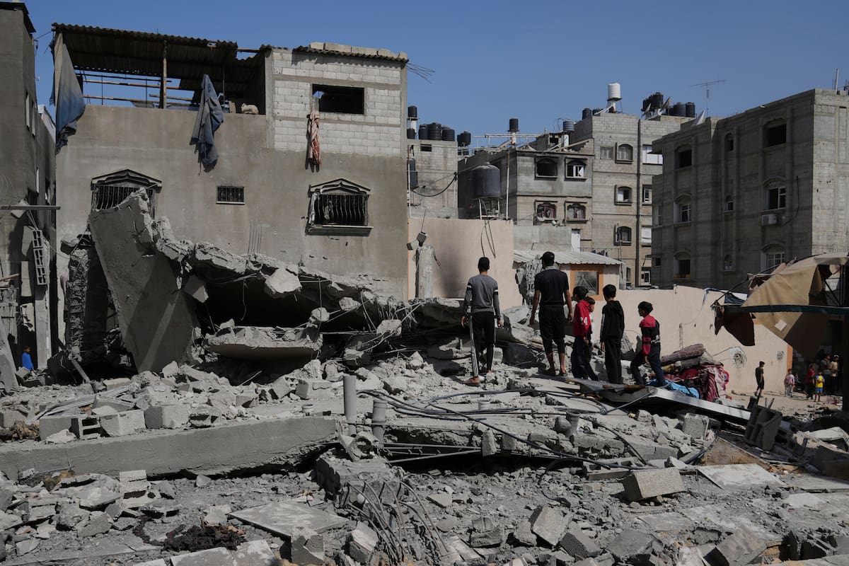 Un misil lanzado desde Yemen paralizó los vuelos en Israel antes de una votación sobre la guerra en Gaza.