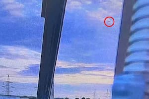 Un misil sobrevoló una planta nuclear en Ucrania y despertó las alarmas