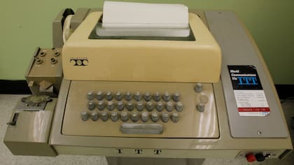 Un modelo de teletipo similar al utilizado para la conexión entre la UCLA y SRI en 1969