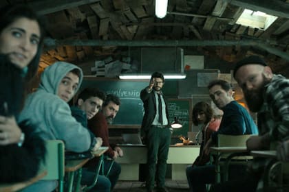 Un momento clave en la construcción del plan: los ladrones se enteran cuál es el objetivo.