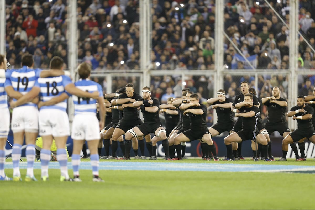 Un momento único en el deporte: el haka neozelandés; este sábado en Vélez ocurrirá nuevamente.