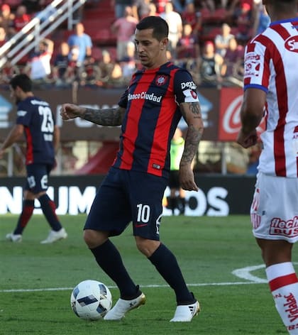 Un momento único: Romagnoli y la pelota