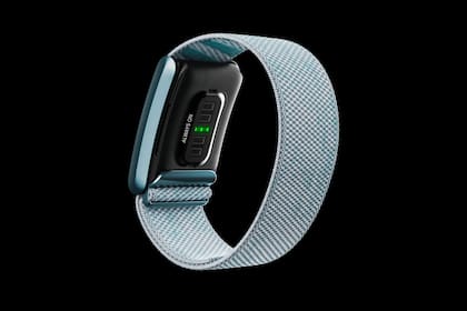 Un monitor de estado físico de Whoop utiliza una batería que es a la vez más pequeña y más potente que otros tipos