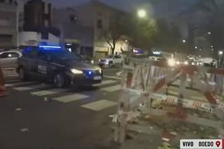 Impresionante choque entre un colectivo y una moto en Boedo