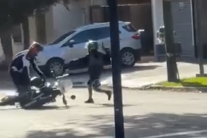 Un motociclista fue baleado en Lomas de Zamora