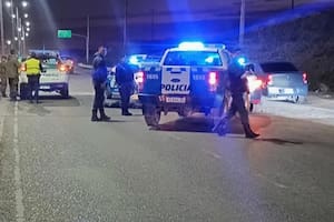 Un motociclista murió tras ser embestido por un camión que lo arrastró varios metros