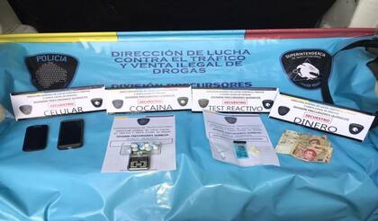 Un motoquero venezolano, detenido por hacer delivery de drogas en Recoleta