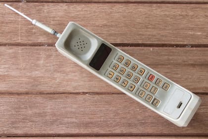 Un Motorola DynaTAC, también conocido como "el ladrillo"