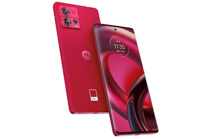 Un Motorola Edge 30 Fusion en su versión "Viva Magenta"