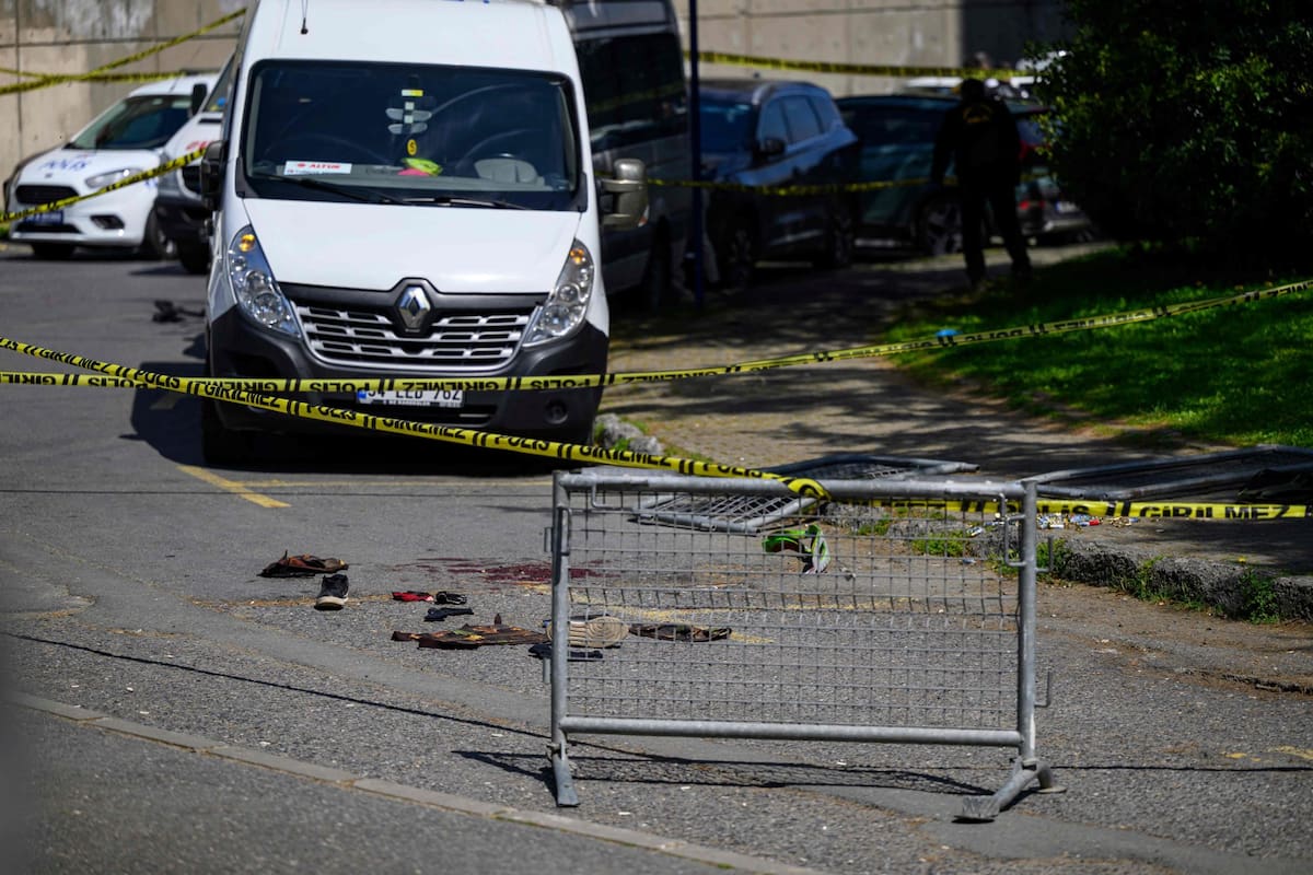 Un muerto en un tiroteo frente al consulado de Israel en Estambul
(Yasin AKGUL / AFP)
