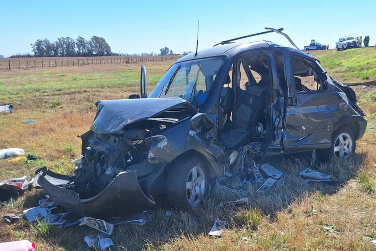 Un muerto y dos heridos luego de que un utilitario volcara en una ruta de Córdoba.