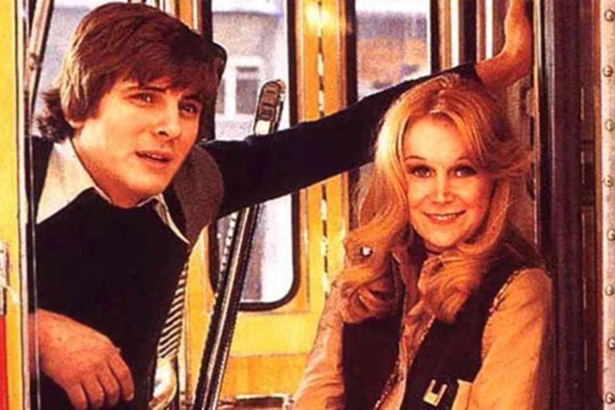 Un mundo de veinte asientos: un amor en el colectivo, una heroína angelical y un galán que murió de manera trágica