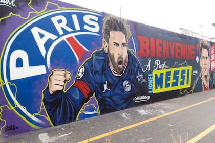 Un mural dedicado a Messi en París, ejemplo de los cambios que empiezan a observarse en la capital francesa