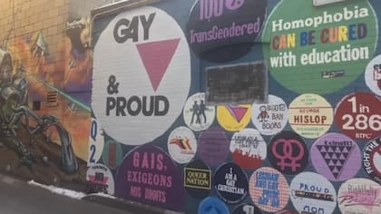 Un mural en el Village de Toronto por las víctimas