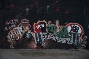 Un mural suficientemente explícito de la barra brava de Newells en La Granada, sur de Rosario.
Foto: Marcelo Manera
