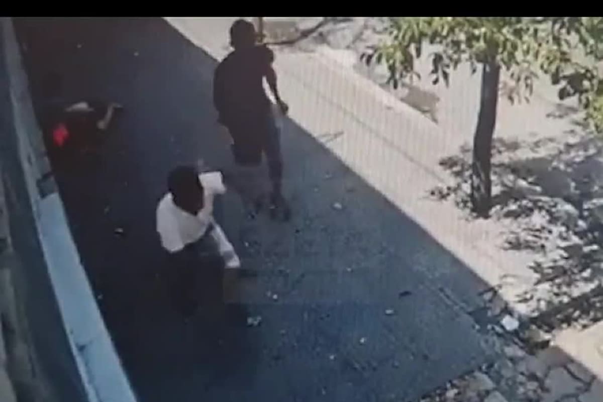 Un nene de tres años mordió al ladrón que intentaba robarle el celular a su mamá, en Córdoba