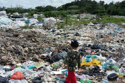 Un niño de 8 años que buscaba comida con otros amigos murió aplastado por un camión de residuos en un basural de Paraná (foto de archivo, gentileza El Entre Ríos)