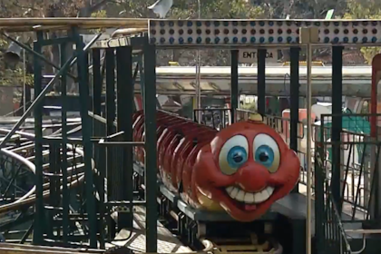 Un niño de dos años se accidentó en el juego "Gusanito Manzana" de Parque Rodó.