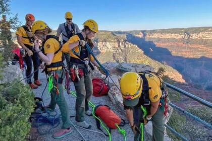 Un niño se resbaló y cayó en una profundidad de 30 metros del Gran Cañón