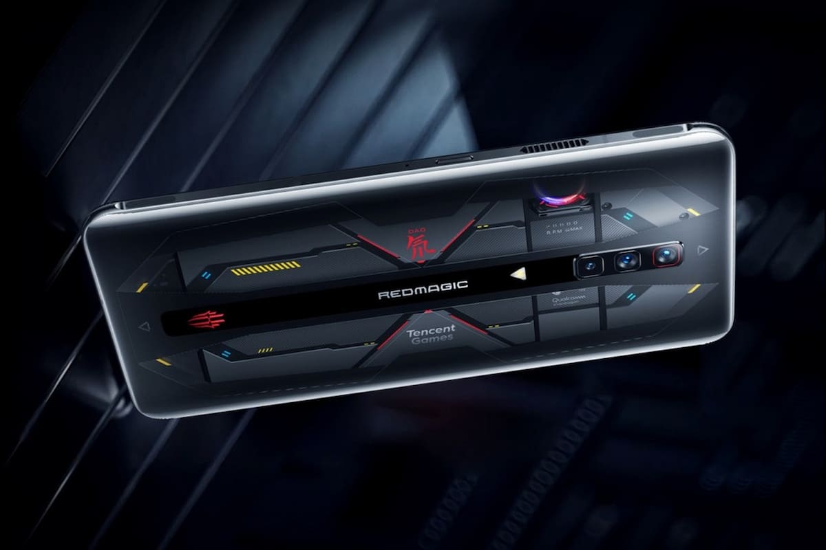 Un Nubia Red Magic 6 con pantalla que se actualiza a 165 Hz