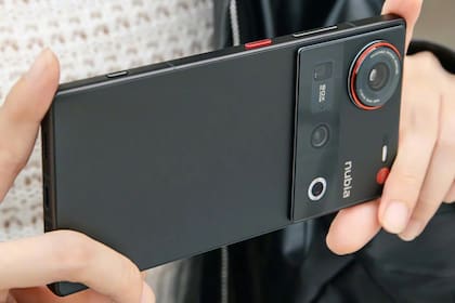 Un Nubia Z70 Ultra, con chip Qualcomm Snapdragon 8 Elite