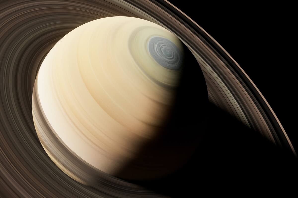 Un nuevo estudio explicaría el origen de los anillos de Saturno y la inclinación del planeta