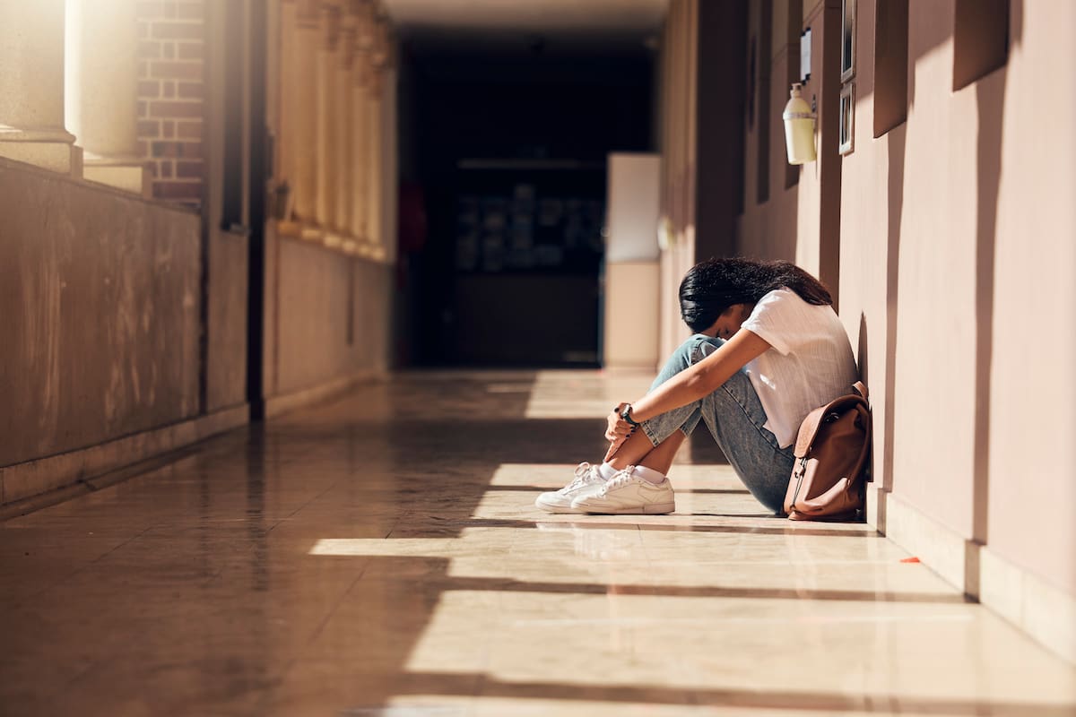 Un nuevo estudio indica que la curva de soledad tiene forma de U: cuando no se controla, puede ser peligrosa para la salud física y mental