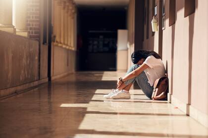 Un nuevo estudio indica que la curva de soledad tiene forma de U: cuando no se controla, puede ser peligrosa para la salud física y mental