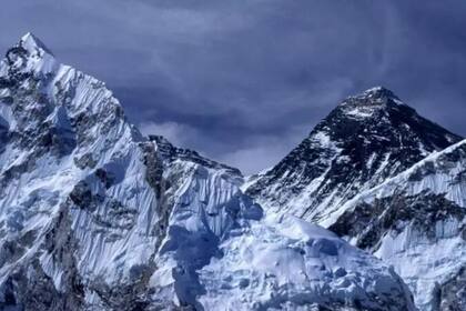 Un nuevo estudio muestra que la erosión de un río ha hecho al Everest más alto