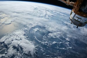 Un nuevo estudio reveló que el eje de rotación del planeta Tierra se inclinó casi 80 centímetros al Este en solo 17 años