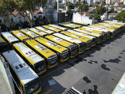 Un nuevo paro de la UTA significaría que se repita esta imagen de los colectivos fuera de funcionamiento